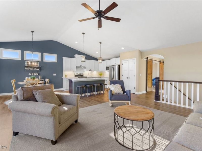 510 Meadow Circle SW, Hartville, OH 44632 Photo 3