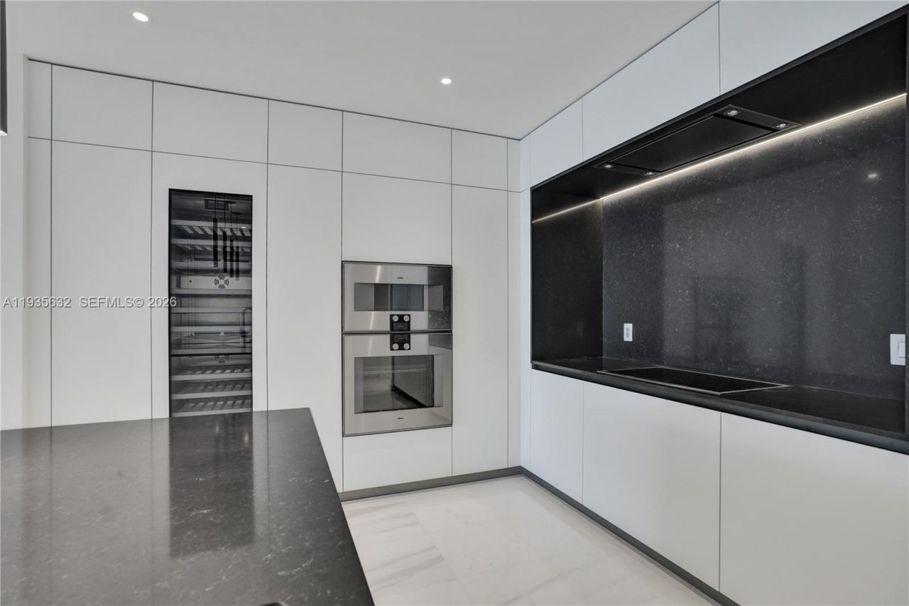 300 Biscayne Boulevard Way , Unit 3704C, Miami, FL 33131 Photo