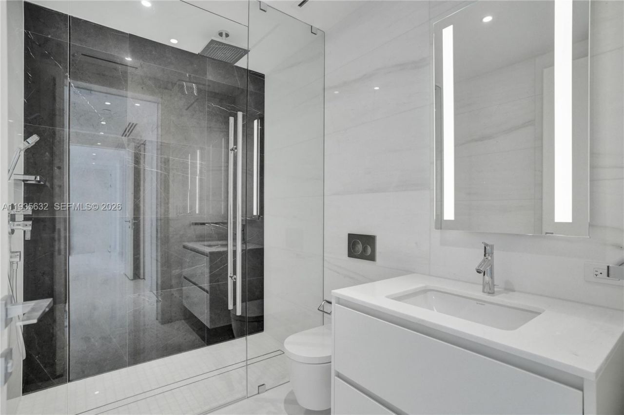 300 Biscayne Boulevard Way , Unit 3704C, Miami, FL 33131 Photo