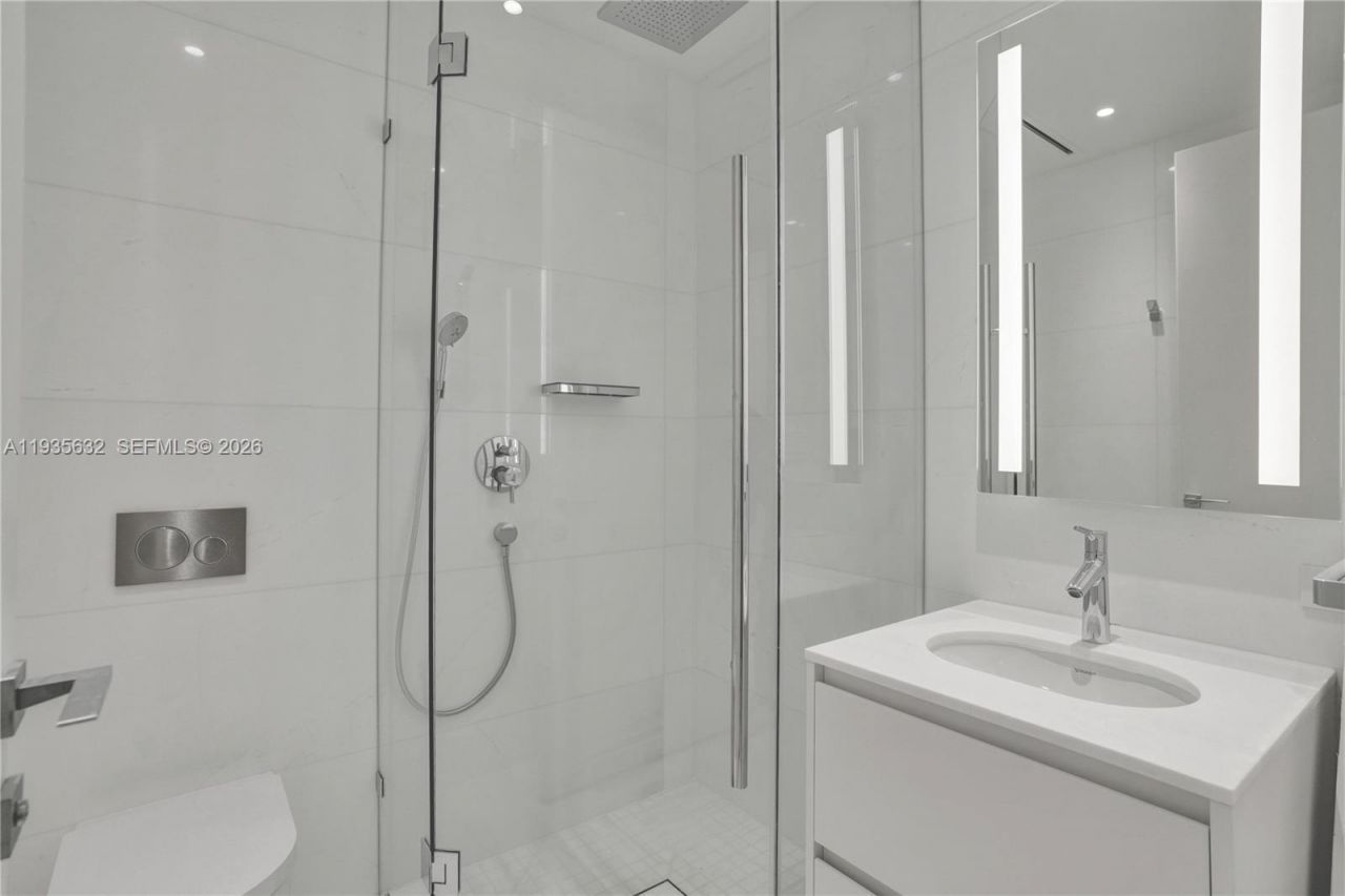 300 Biscayne Boulevard Way , Unit 3704C, Miami, FL 33131 Photo