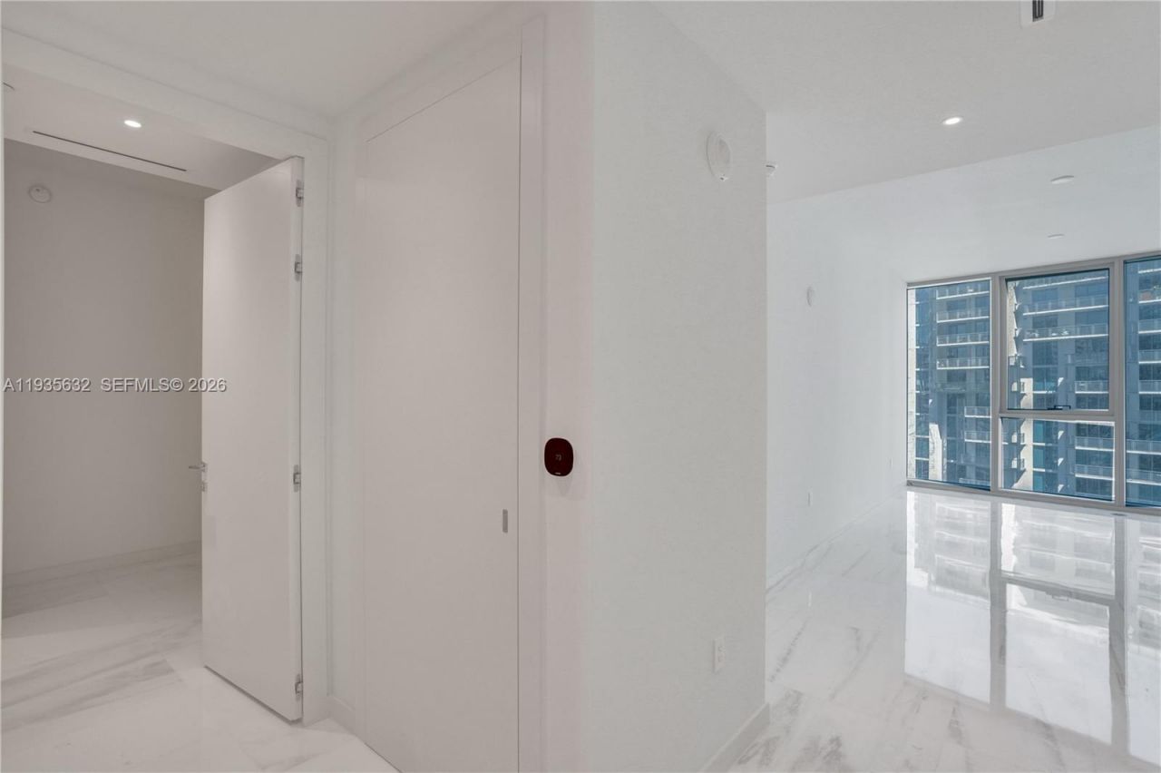 300 Biscayne Boulevard Way , Unit 3704C, Miami, FL 33131 Photo