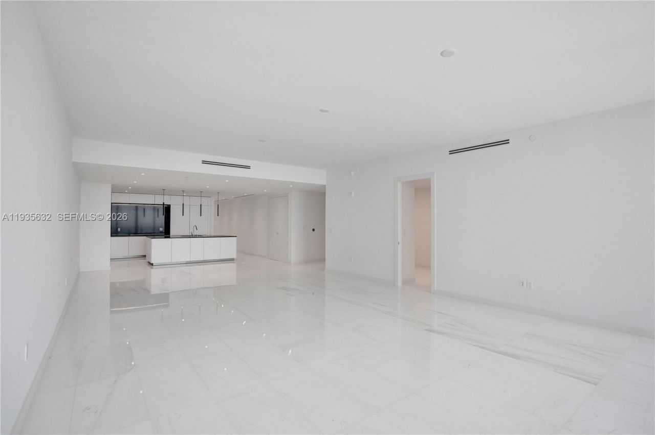 300 Biscayne Boulevard Way , Unit 3704C, Miami, FL 33131 Photo