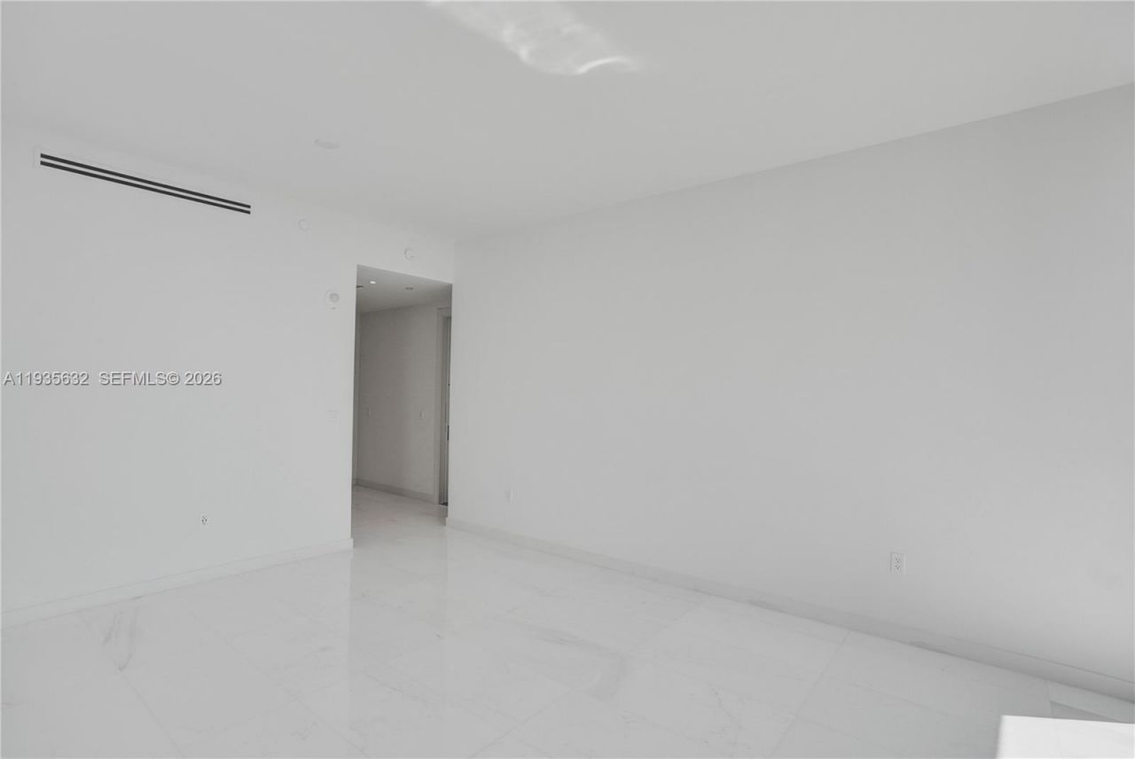 300 Biscayne Boulevard Way , Unit 3704C, Miami, FL 33131 Photo