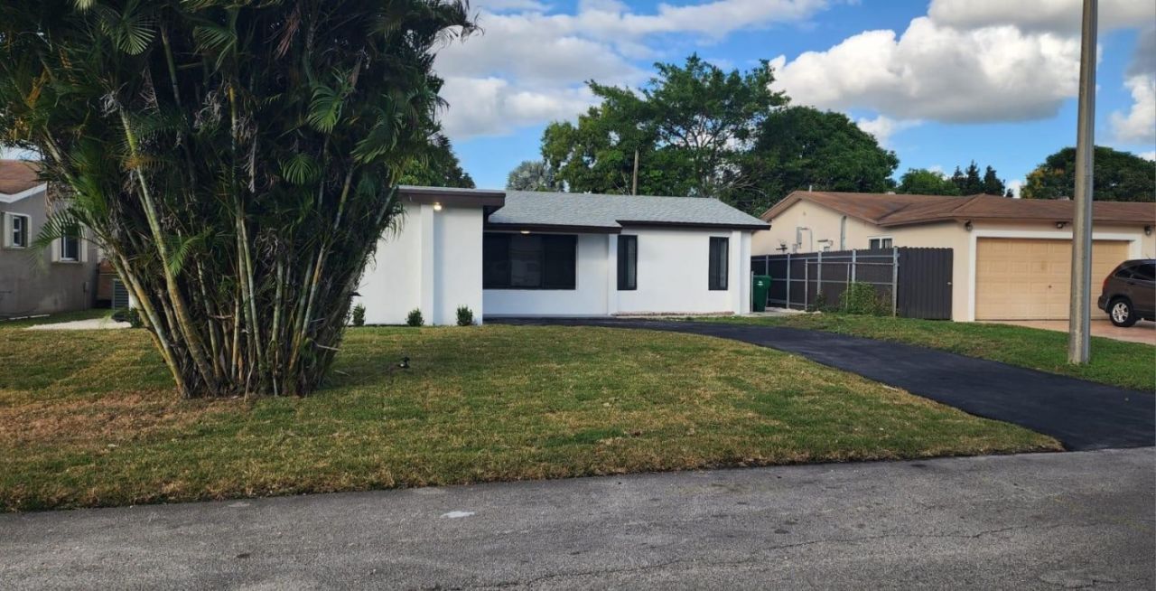 8633 N Sutton Drive, Miramar, FL 33025 Photo