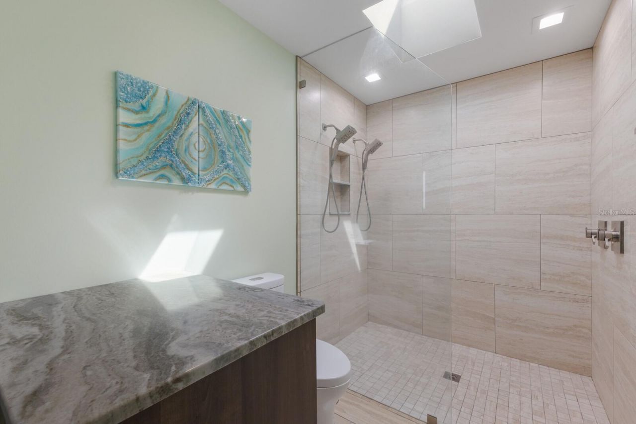 426 N Shore Drive, Sarasota, FL 34234 Photo