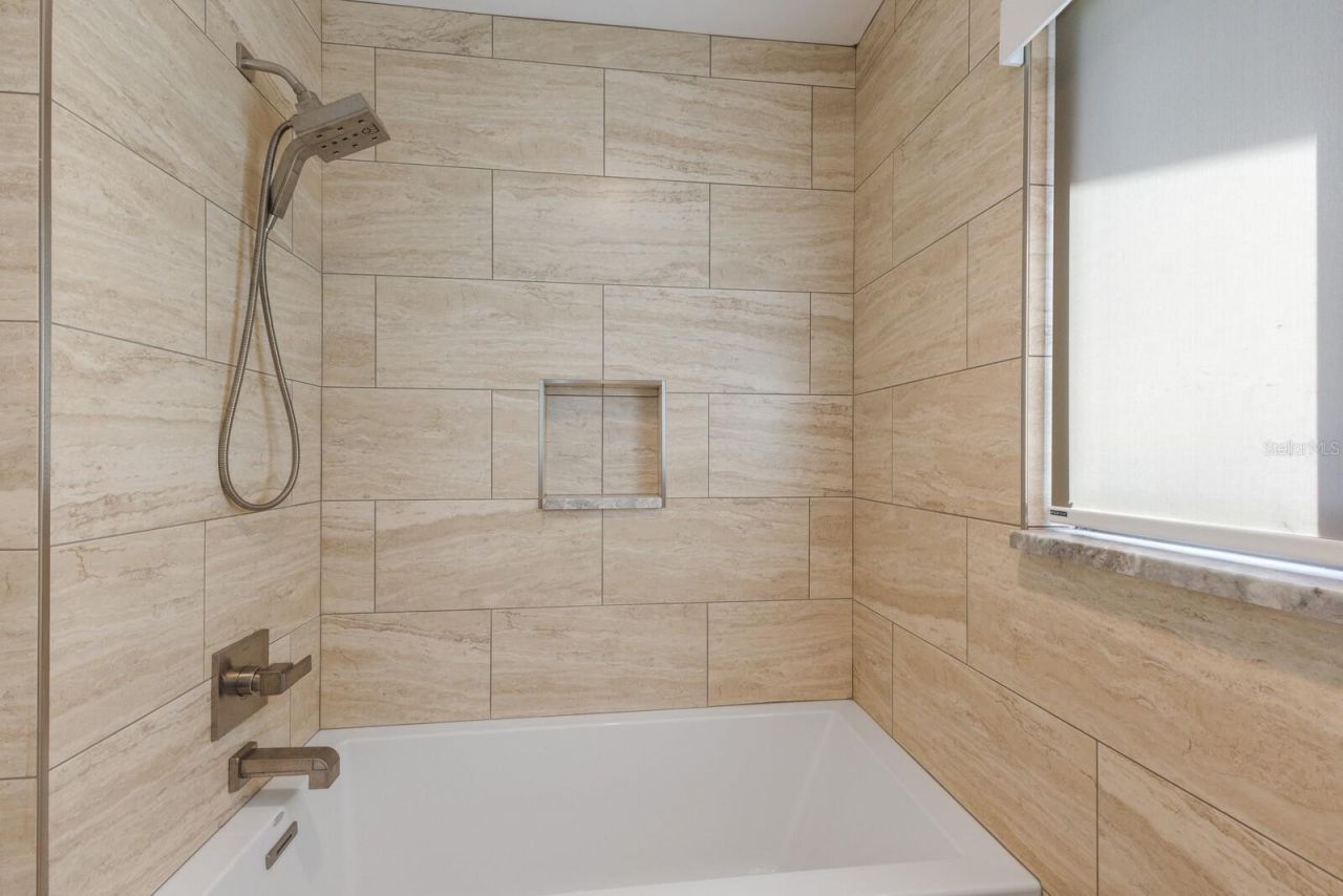 426 N Shore Drive, Sarasota, FL 34234 Photo