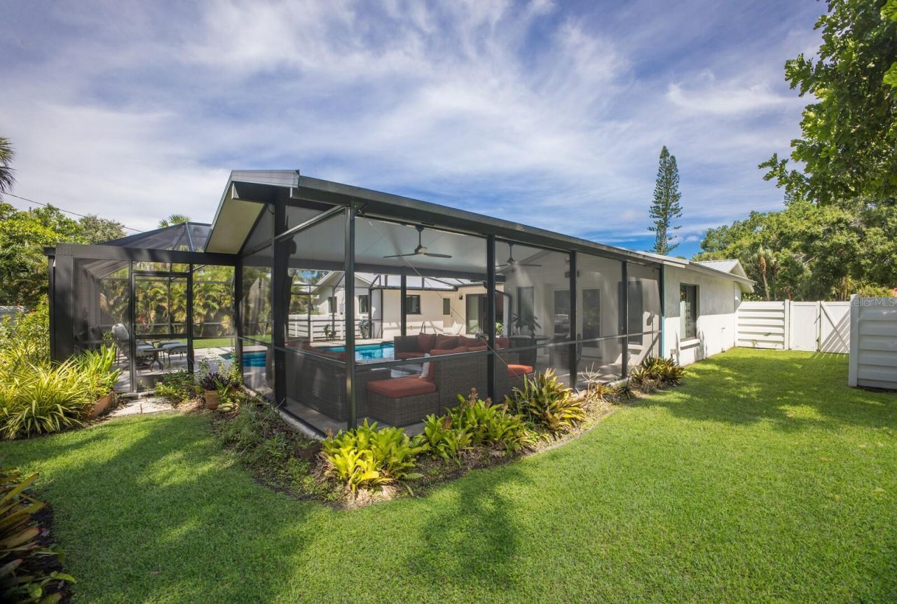 426 N Shore Drive, Sarasota, FL 34234 Photo