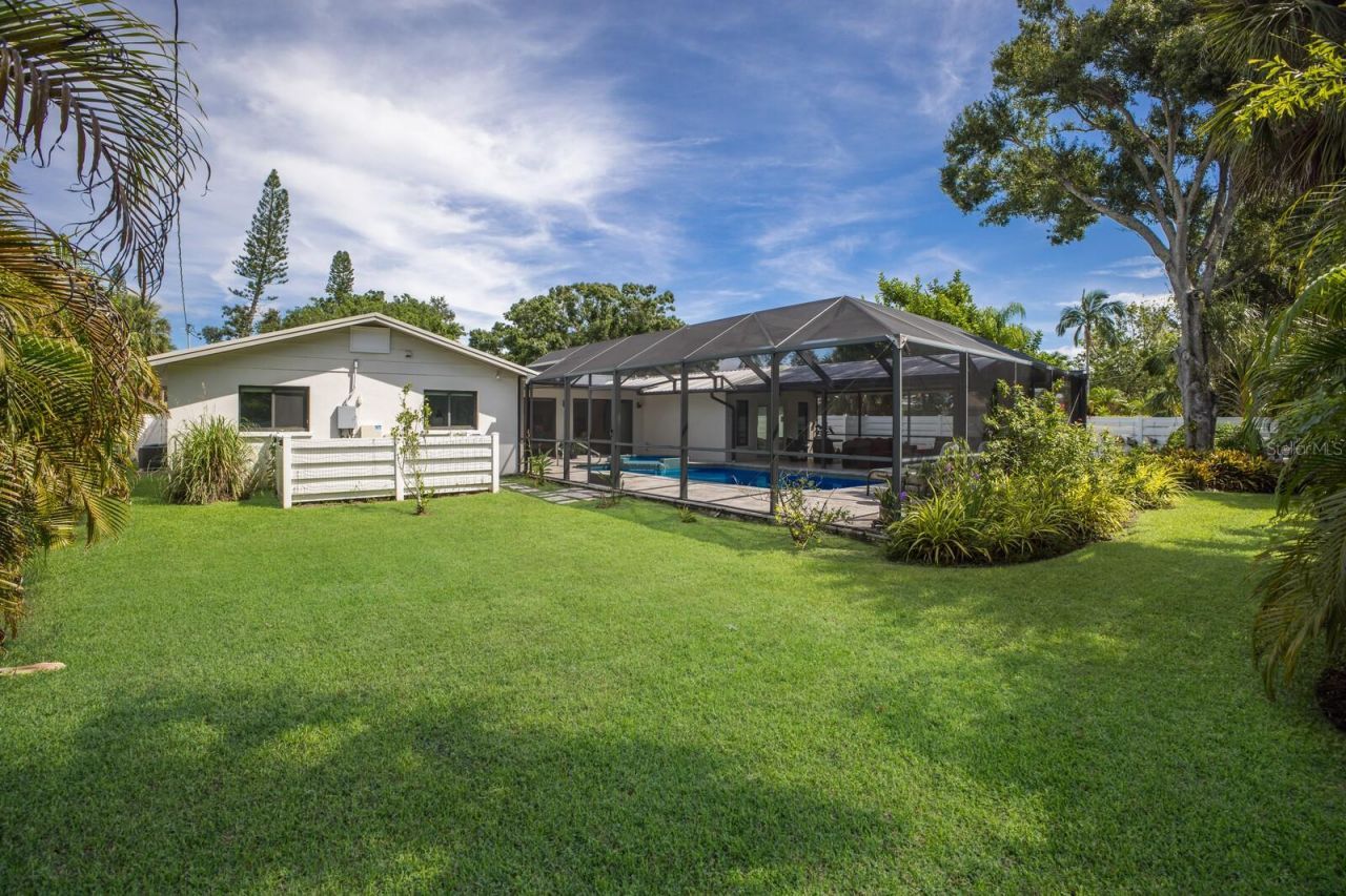 426 N Shore Drive, Sarasota, FL 34234 Photo