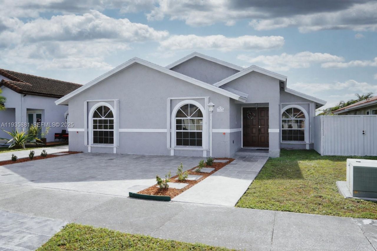 14220 SW 53rd St, Miami, FL 33175 Photo