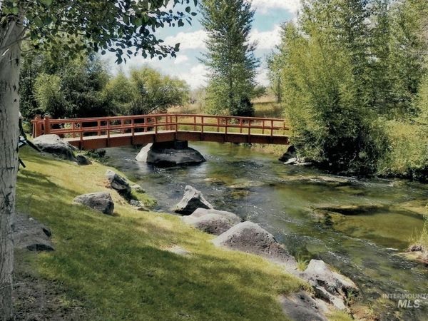 249 Priest Road, Picabo, ID 83313