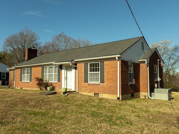 2556 Lakeland Dr, Nashville, TN 37214