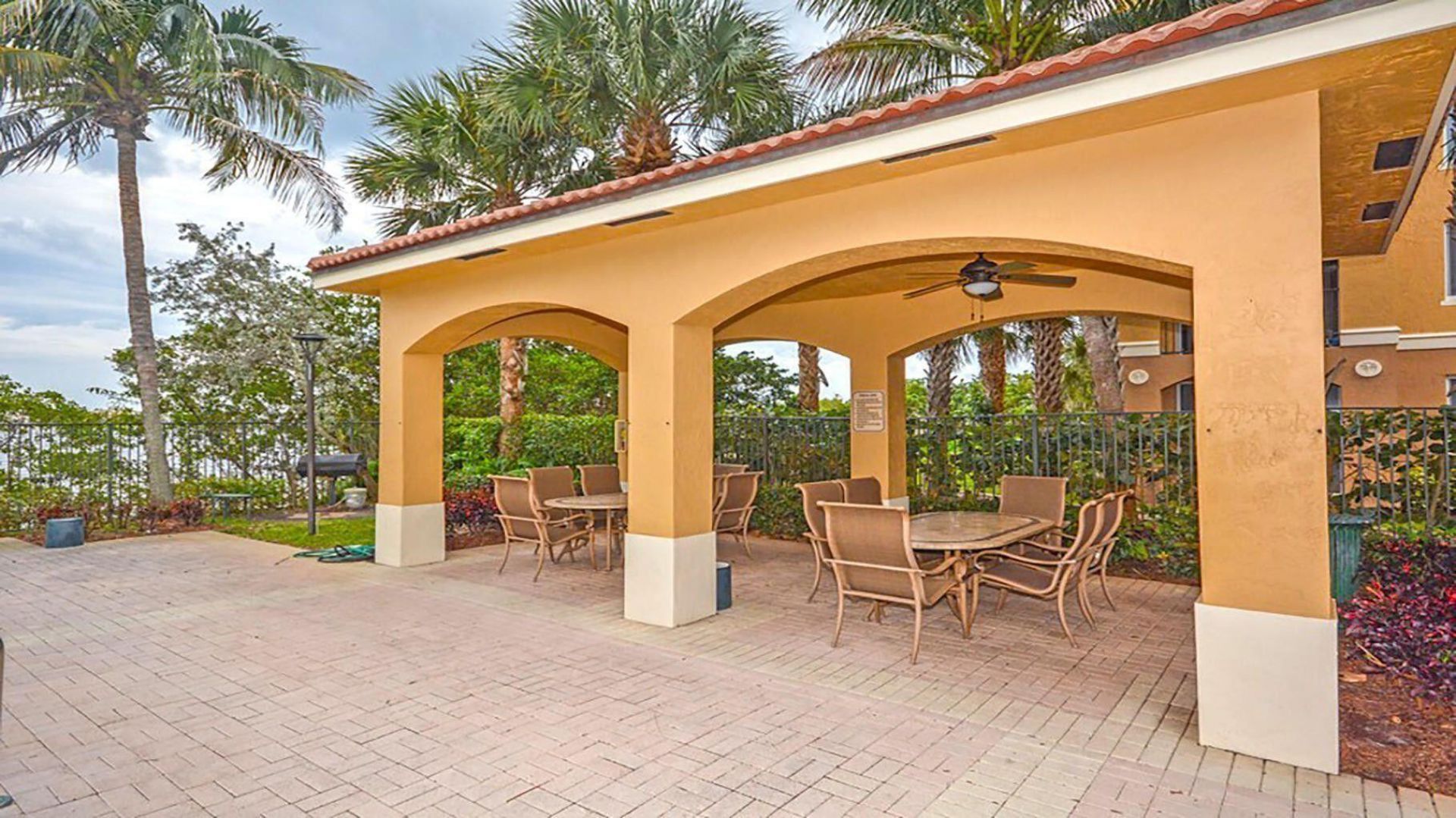 1000 Scotia Drive, Unit 504, Hypoluxo, FL 33462 Photo