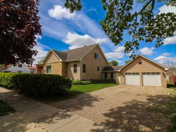 303 7th Street, Grundy Center, IA 50638