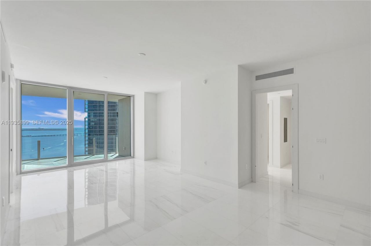 300 Biscayne Boulevard Way, Unit 3605W, Miami, FL 33131 Photo