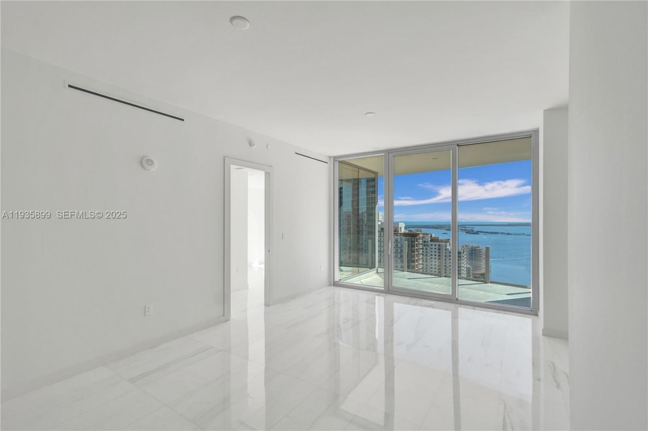 300 Biscayne Boulevard Way, Unit 3605W, Miami, FL 33131 Photo
