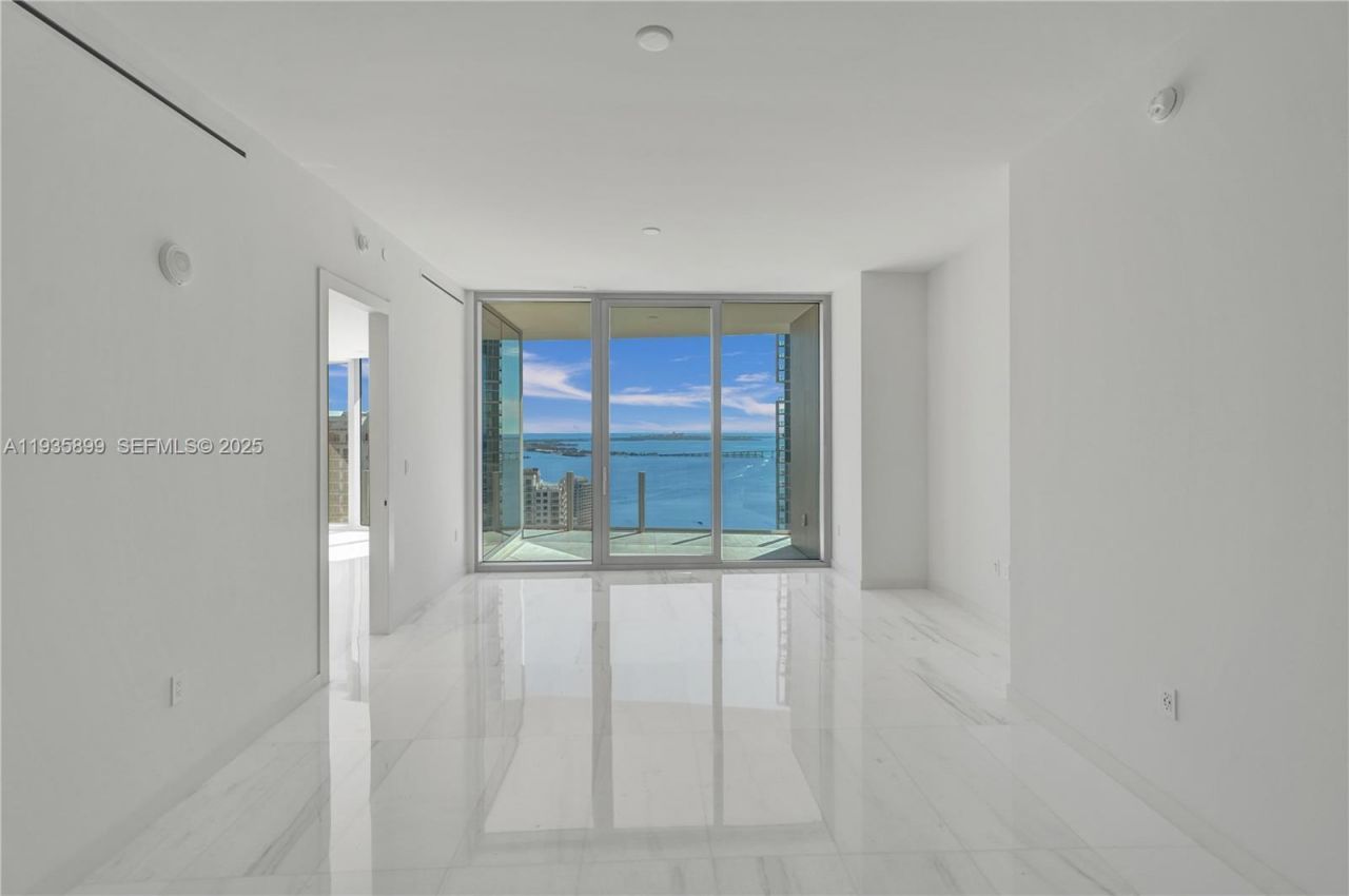 300 Biscayne Boulevard Way, Unit 3605W, Miami, FL 33131 Photo
