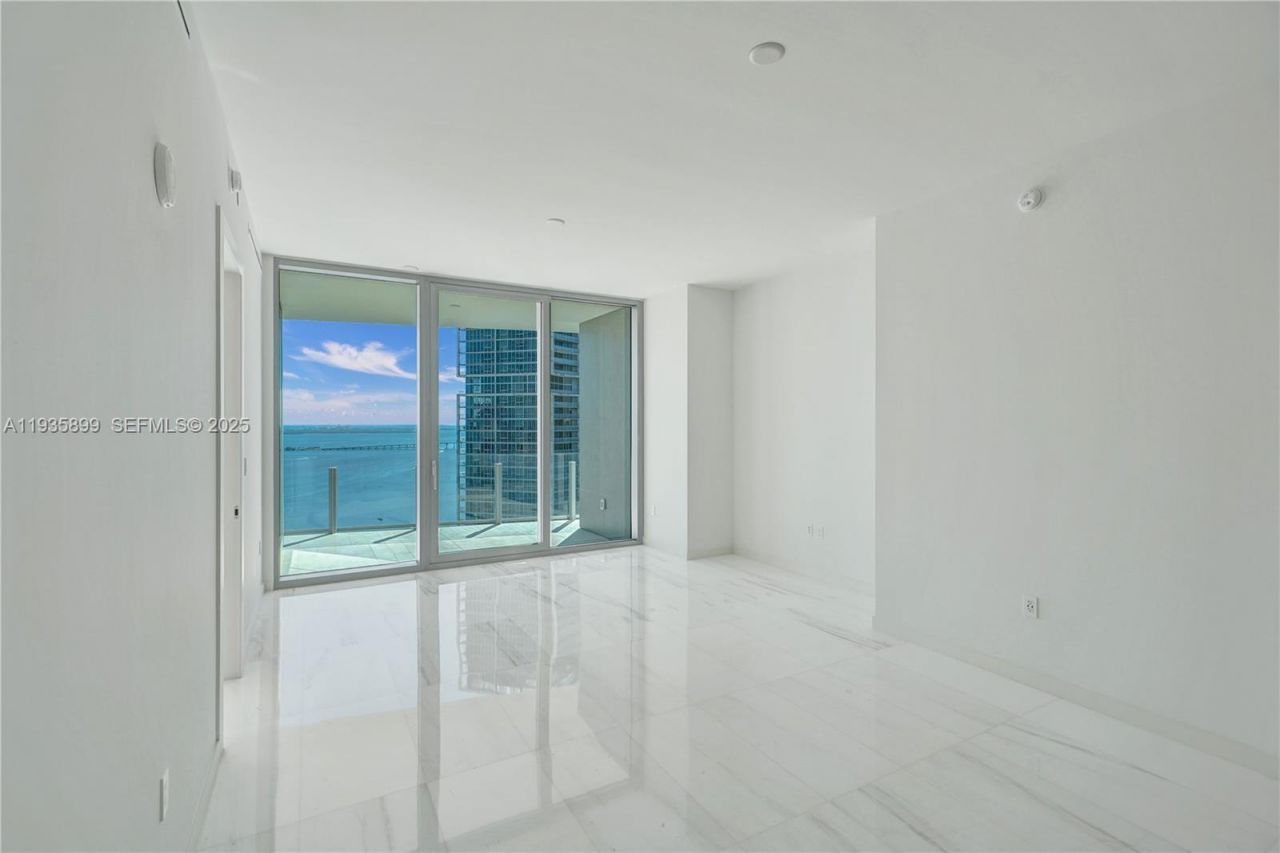 300 Biscayne Boulevard Way, Unit 3605W, Miami, FL 33131 Photo