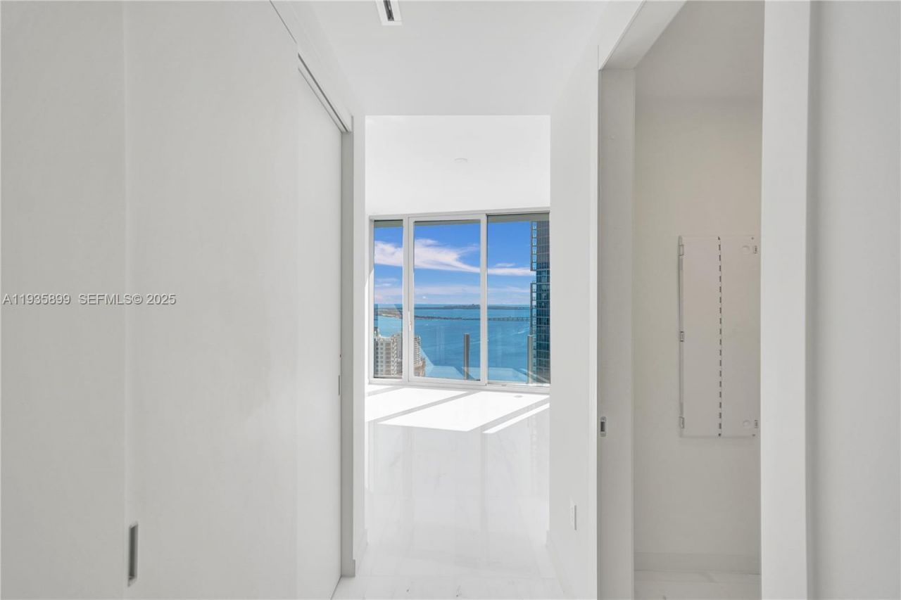 300 Biscayne Boulevard Way, Unit 3605W, Miami, FL 33131 Photo