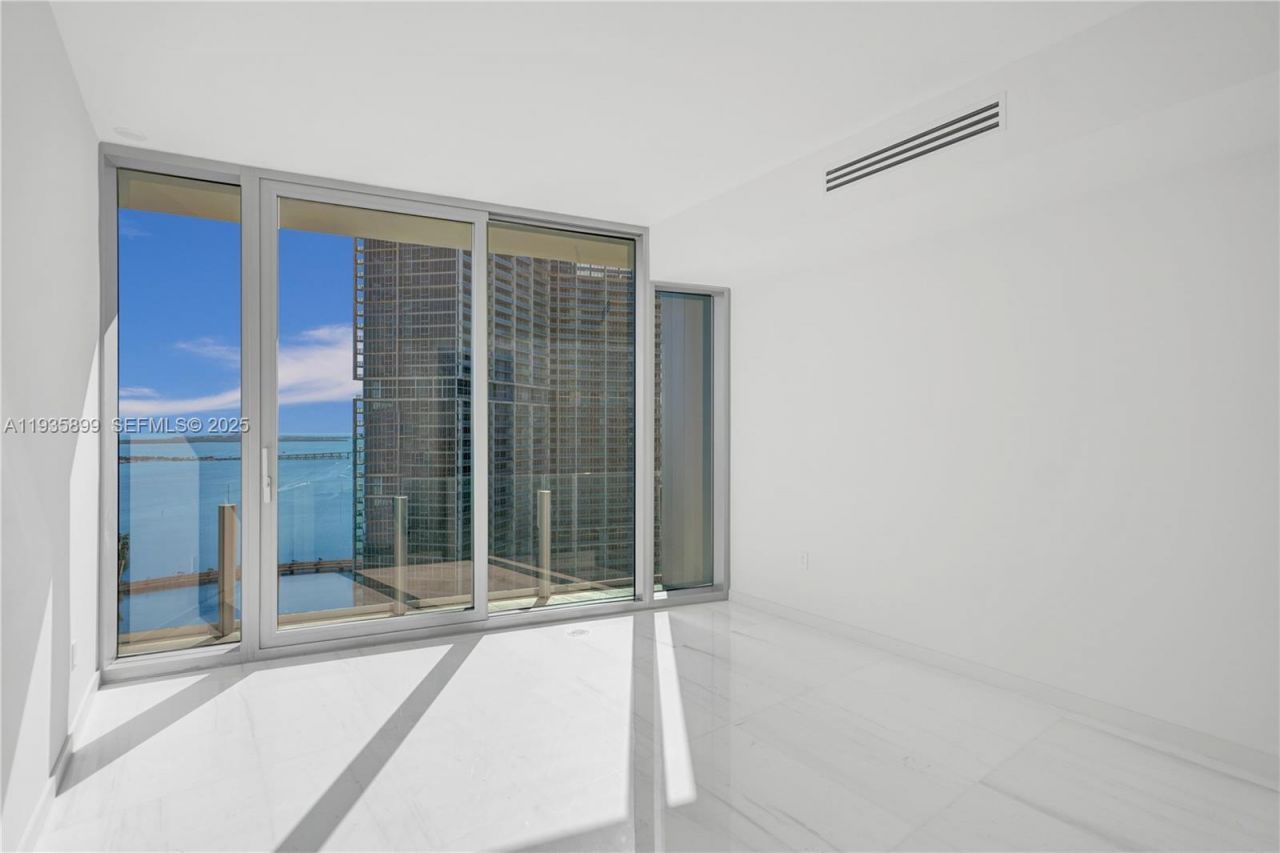 300 Biscayne Boulevard Way, Unit 3605W, Miami, FL 33131 Photo