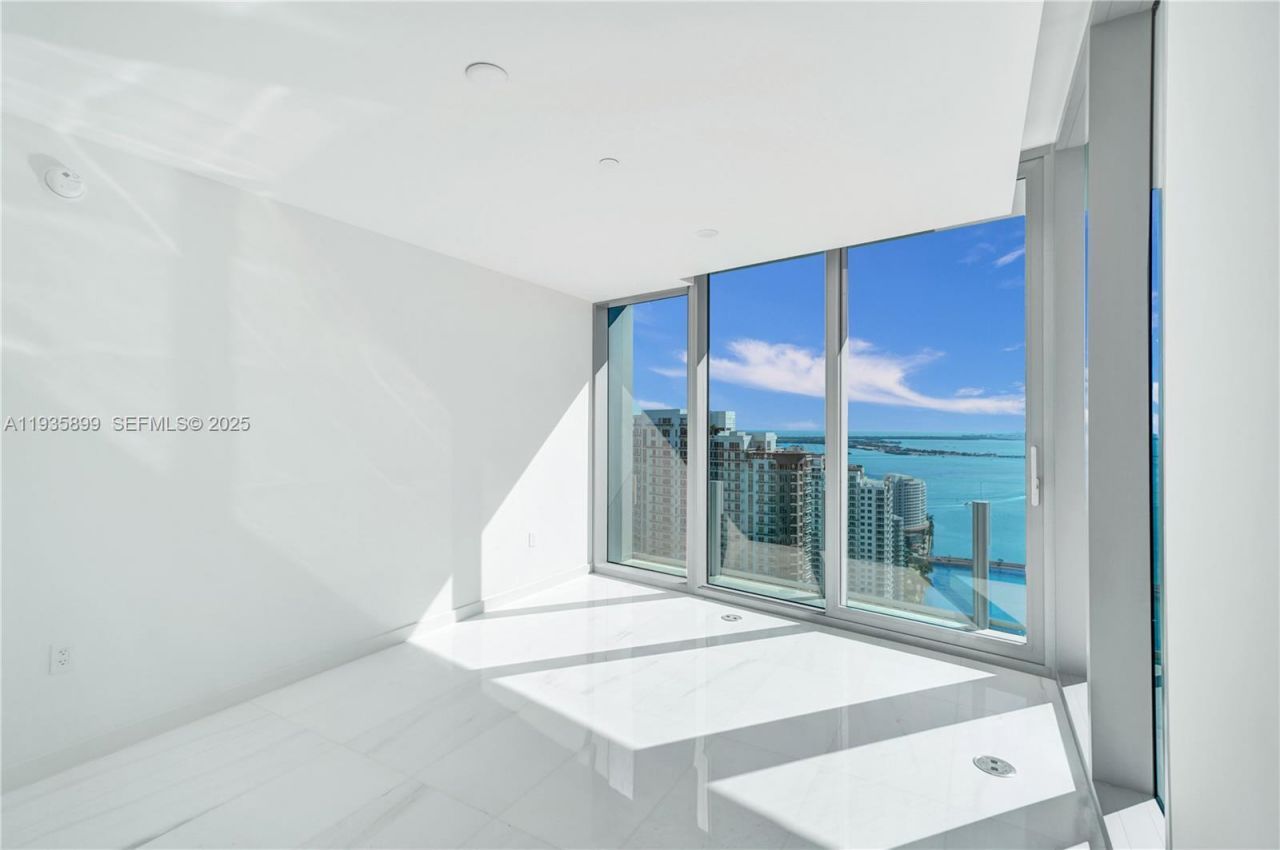 300 Biscayne Boulevard Way, Unit 3605W, Miami, FL 33131 Photo