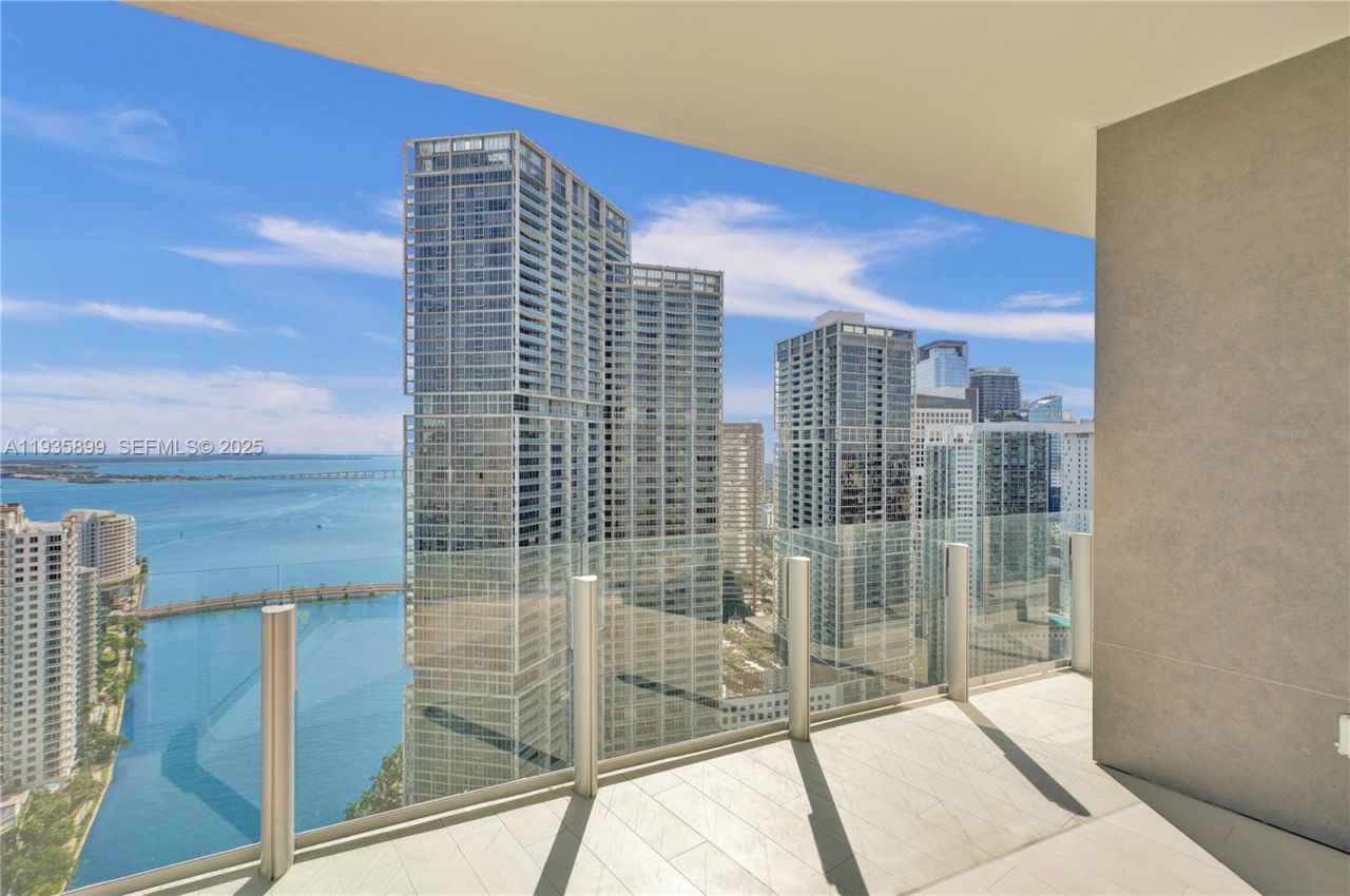 300 Biscayne Boulevard Way, Unit 3605W, Miami, FL 33131 Photo