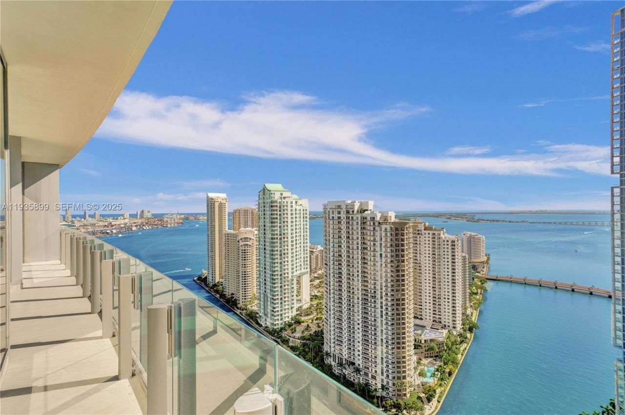 300 Biscayne Boulevard Way, Unit 3605W, Miami, FL 33131 Photo