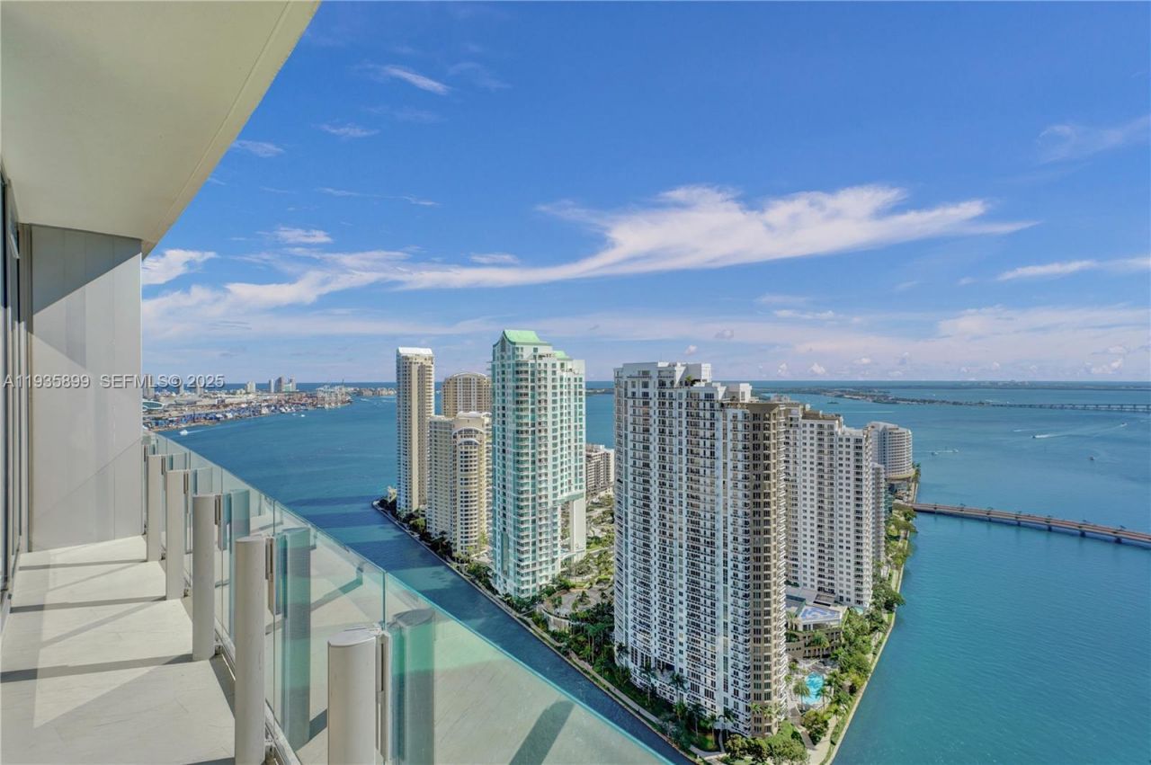 300 Biscayne Boulevard Way, Unit 3605W, Miami, FL 33131 Photo