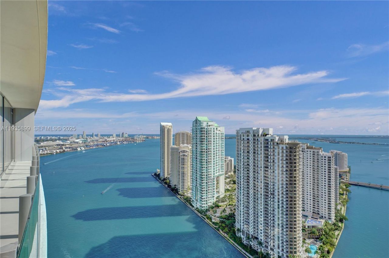 300 Biscayne Boulevard Way, Unit 3605W, Miami, FL 33131 Photo