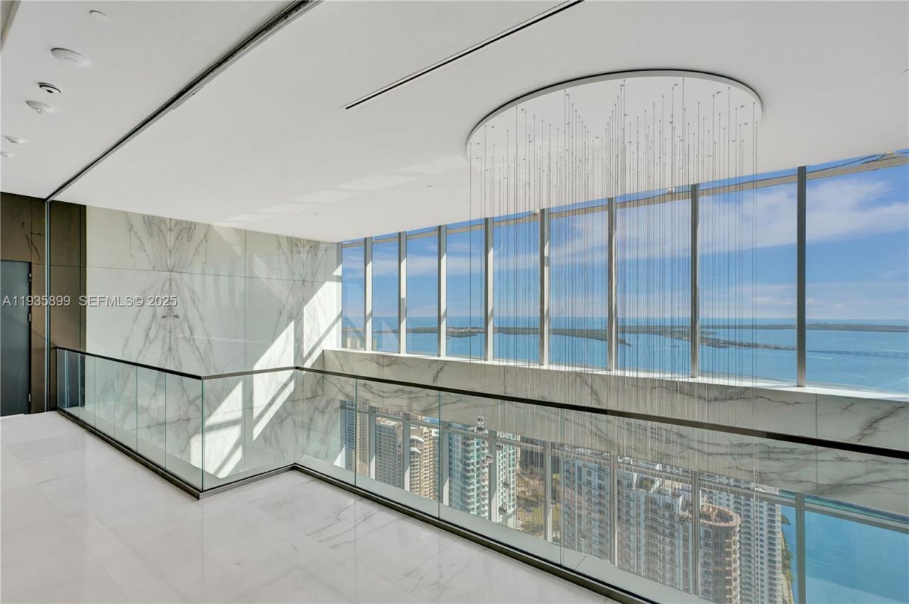 300 Biscayne Boulevard Way, Unit 3605W, Miami, FL 33131 Photo