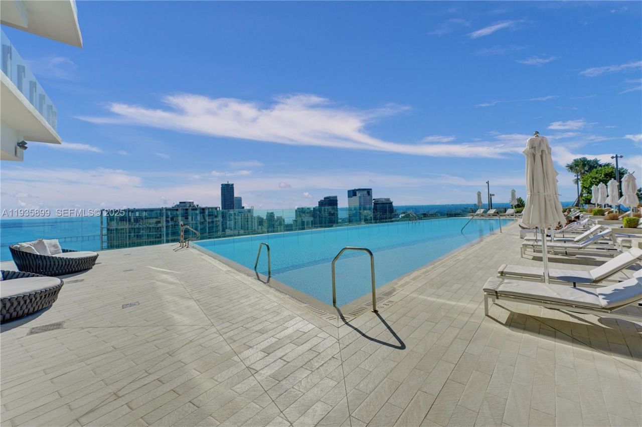 300 Biscayne Boulevard Way, Unit 3605W, Miami, FL 33131 Photo