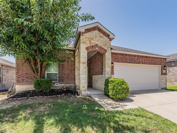 321 Mariscal Place, Fort Worth, TX 76131