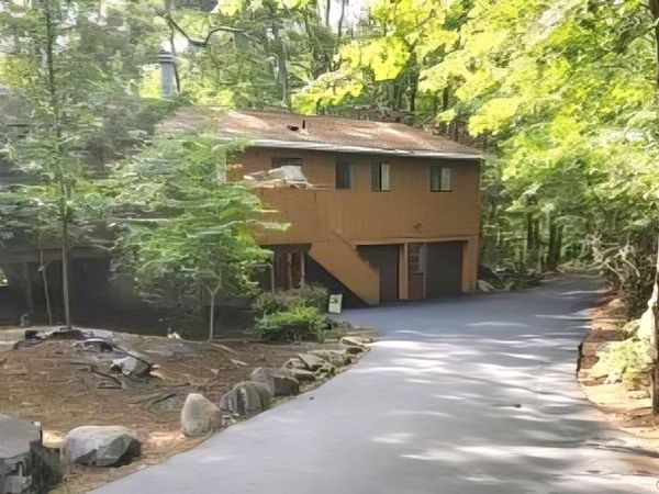 63 Pebble Path, Rock Hill, NY 12775