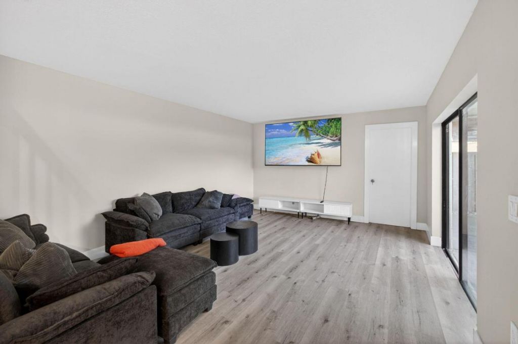 701 7th Lane, Palm Beach Gardens, FL 33418 Photo