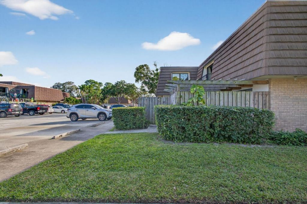 701 7th Lane, Palm Beach Gardens, FL 33418 Photo