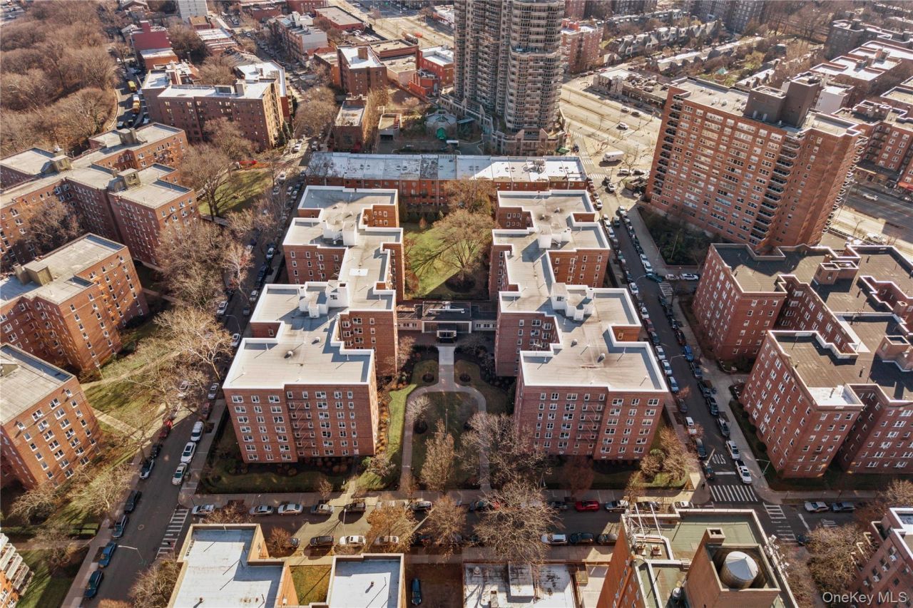 112-20 72nd Drive, Unit B35, Forest Hills, NY 11375 Main Photo