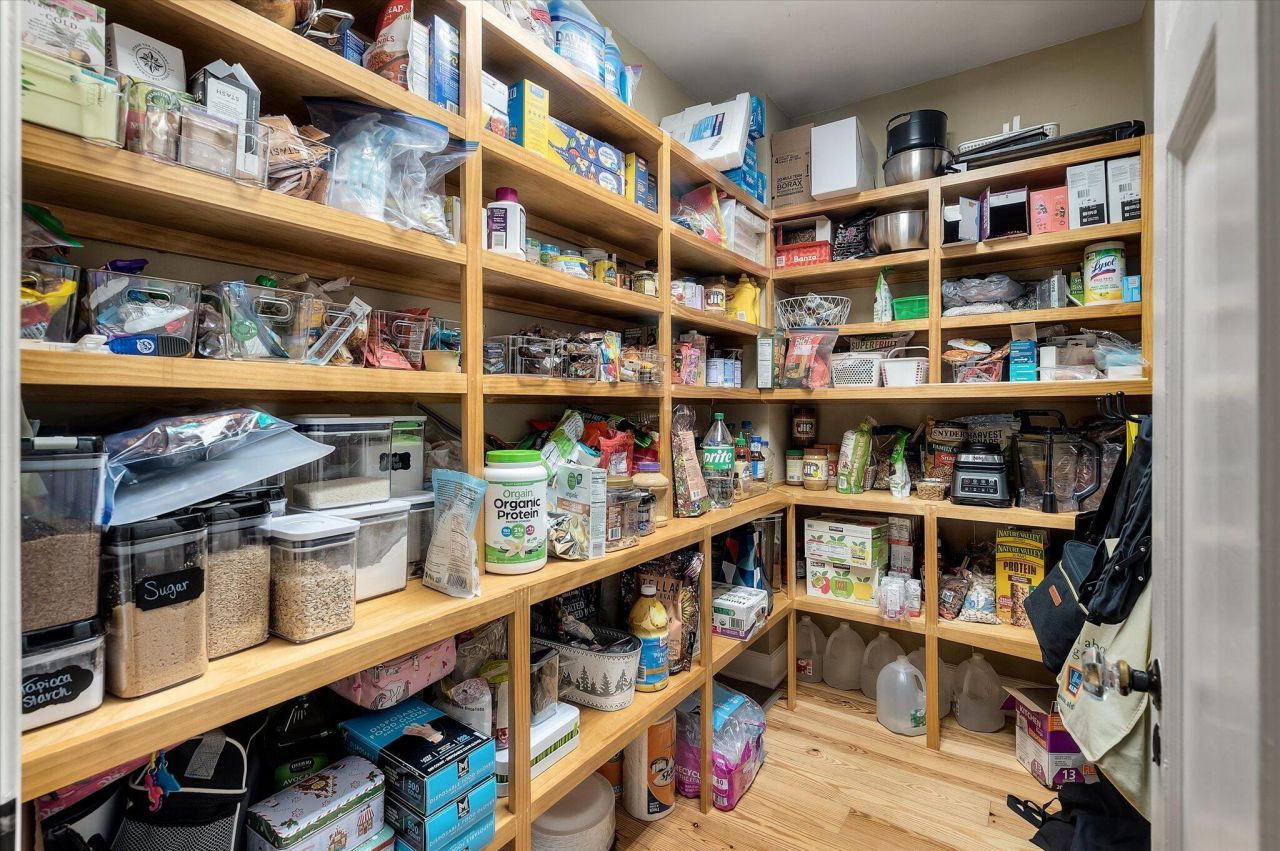 100 Fairway Drive Photo 12