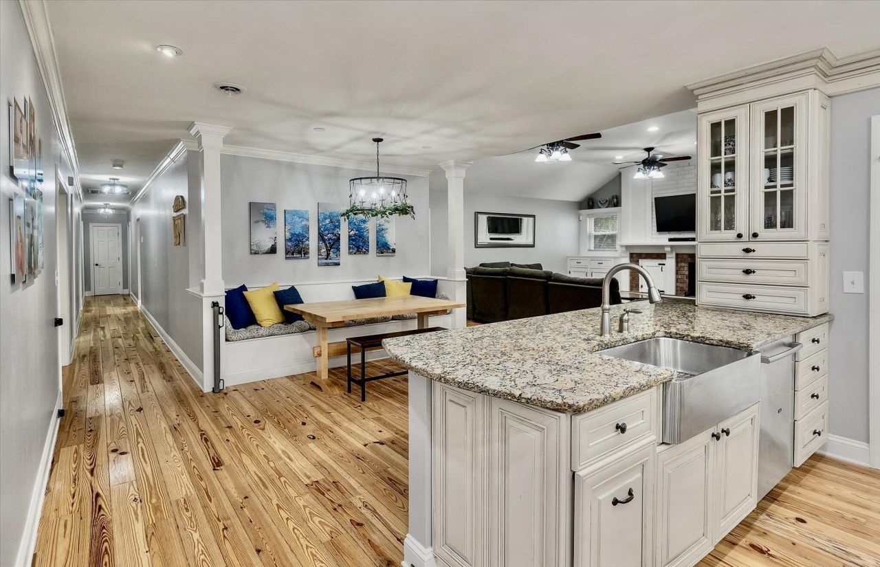 100 Fairway Drive Photo 14