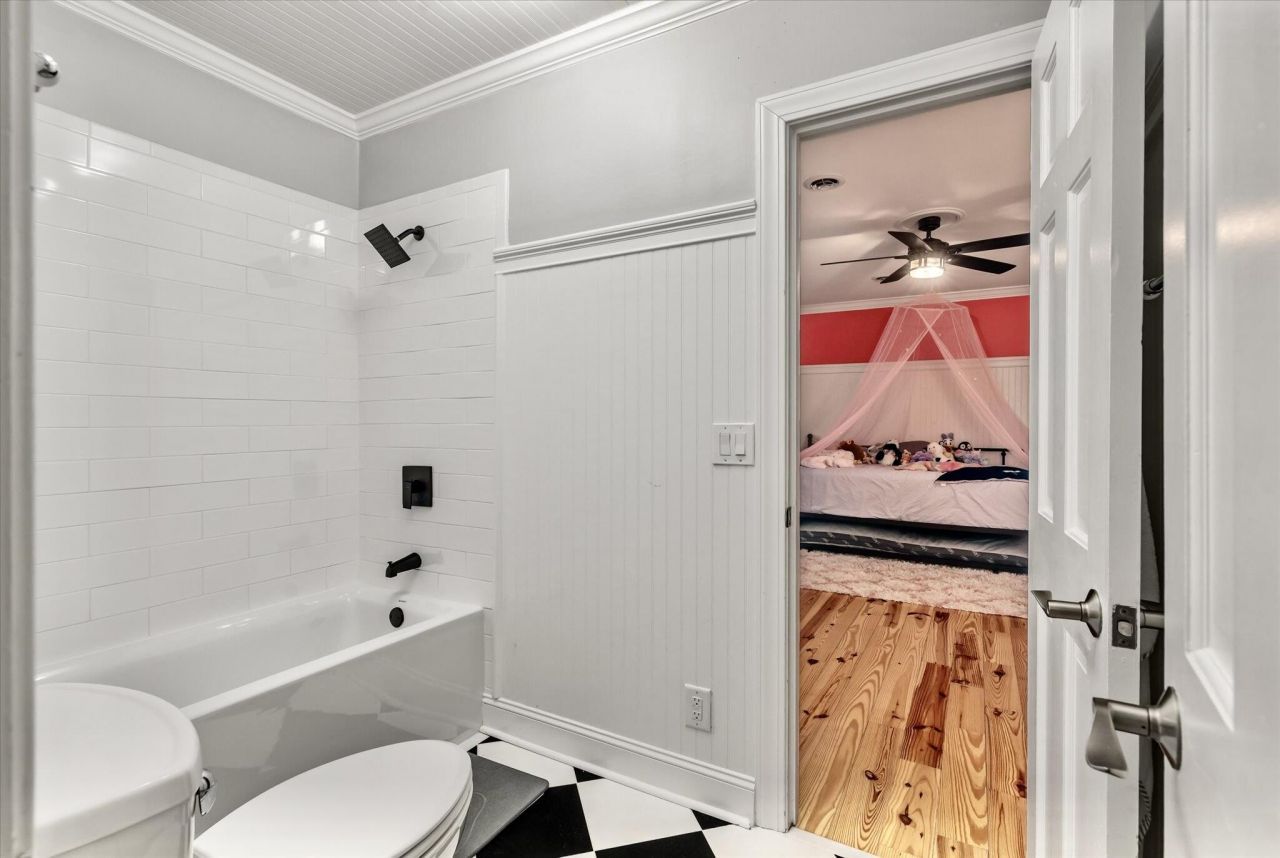 100 Fairway Drive Photo 31