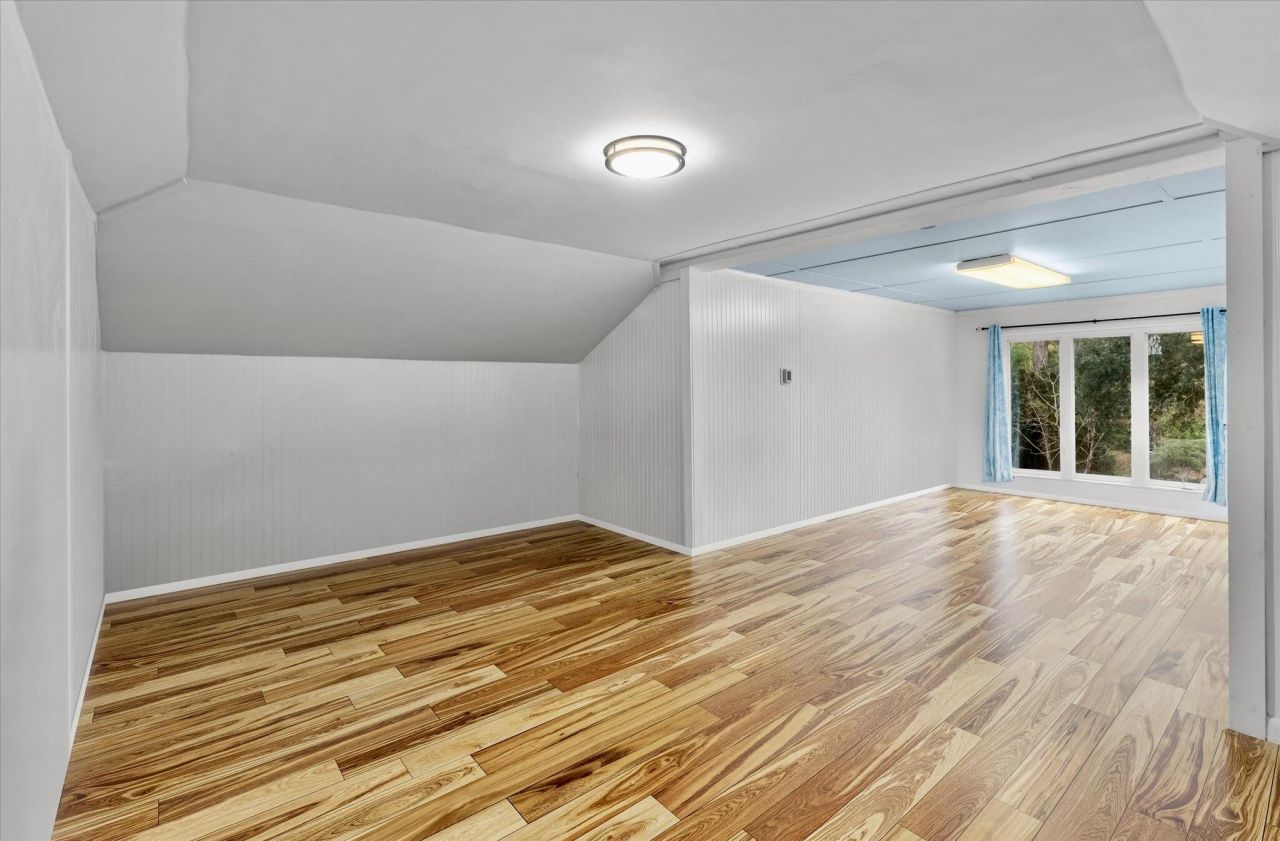 100 Fairway Drive Photo 36