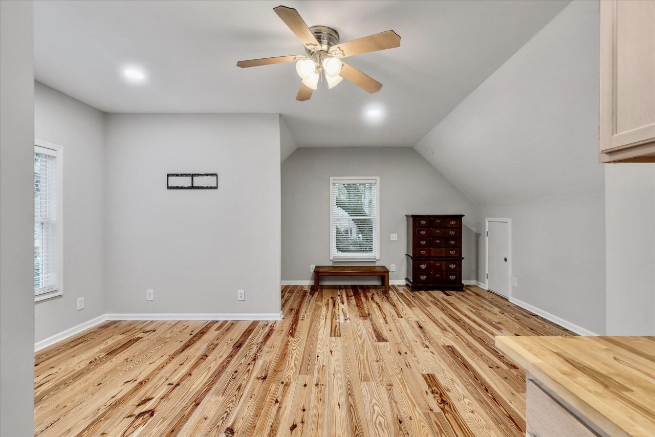 100 Fairway Drive Photo 42