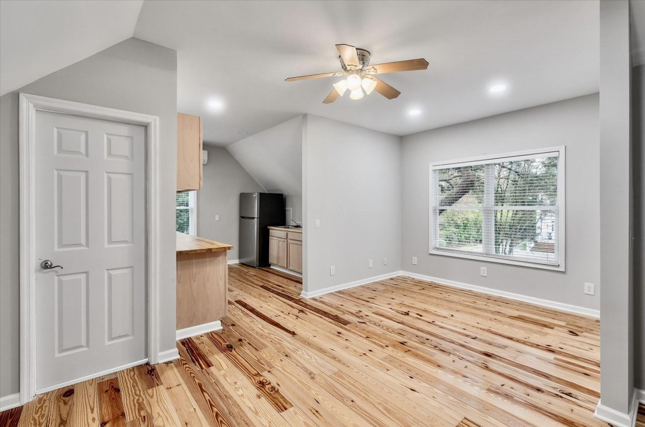 100 Fairway Drive Photo 43