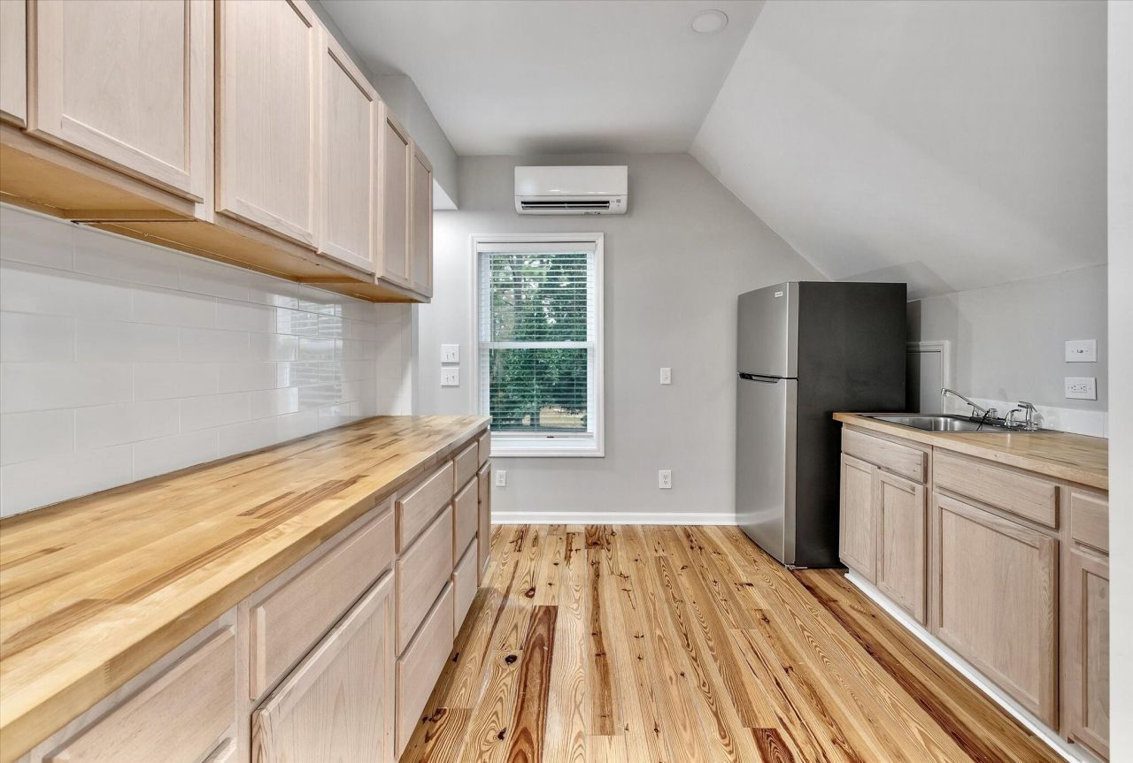 100 Fairway Drive Photo 44