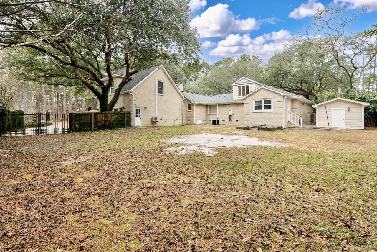 100 Fairway Drive Photo 47