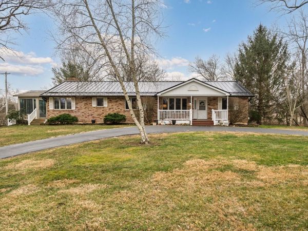 7173 Refugee Road SW, Pataskala, OH 43062