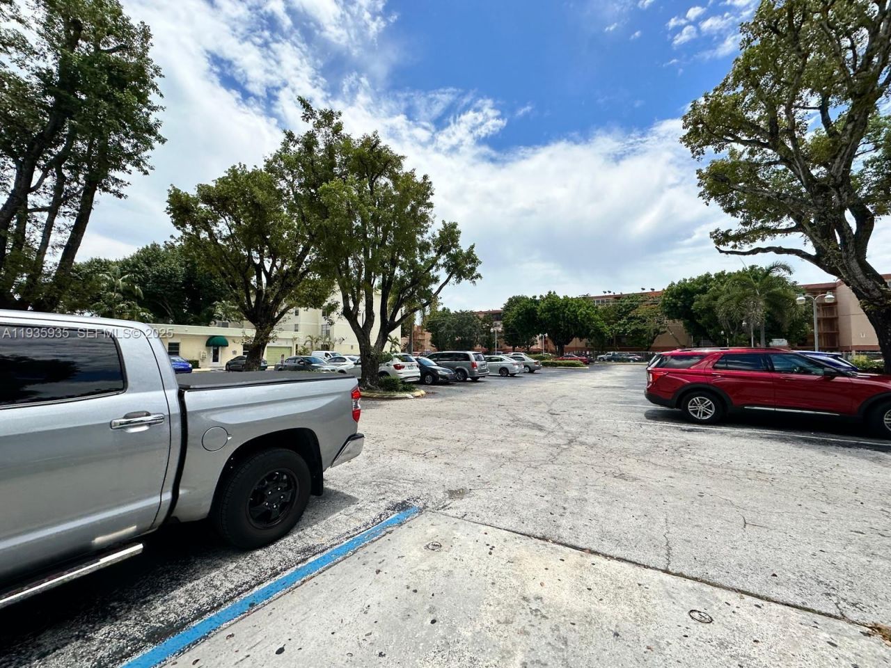 1875 W 56th St , Unit 301, Hialeah, FL 33012 Photo