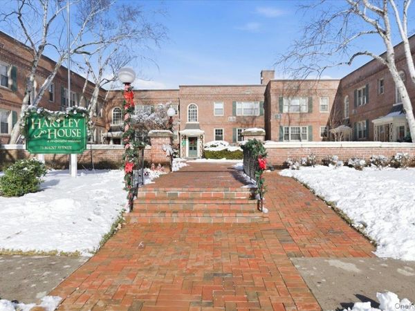 75 Maine Avenue, Unit B-1, Rockville Centre, NY 11570