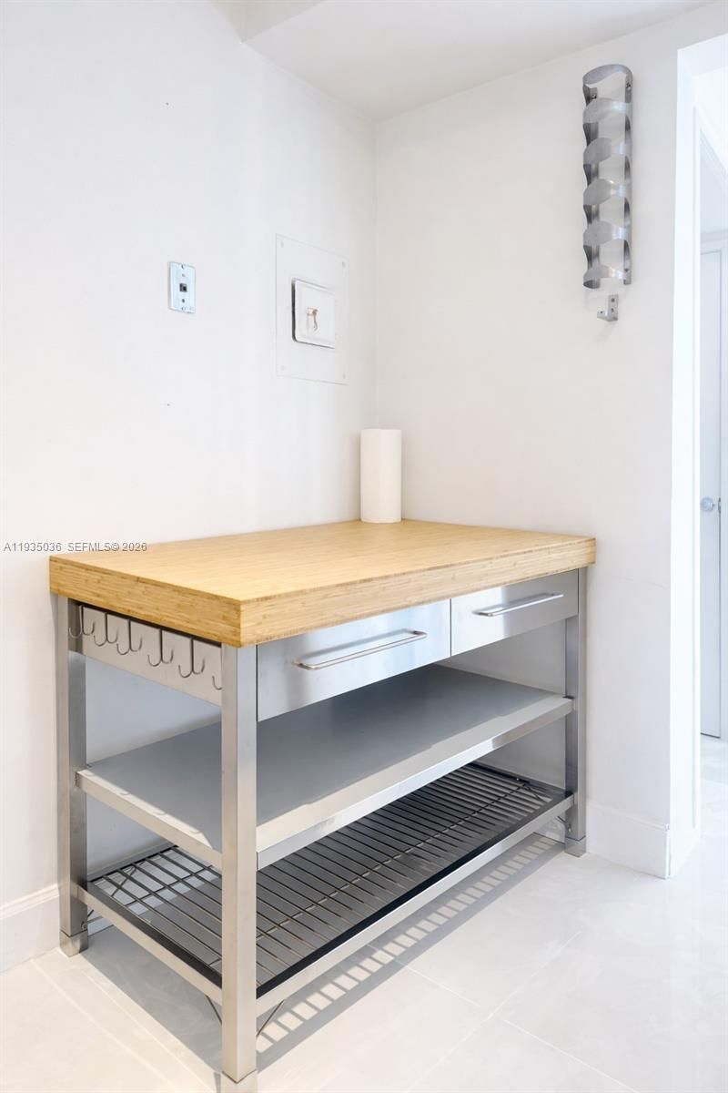 3731 N Country Club Dr, Unit 622, Aventura, FL 33180 Photo