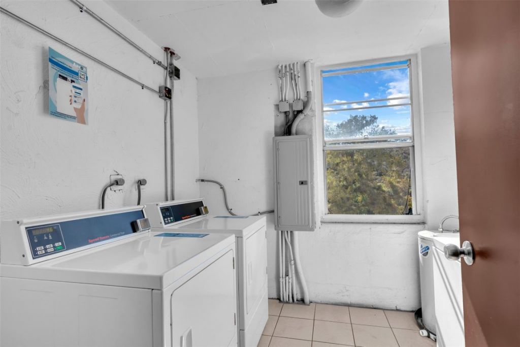 2600 NW 49th Avenue, Unit 309, Lauderdale Lakes, FL 33313 Photo