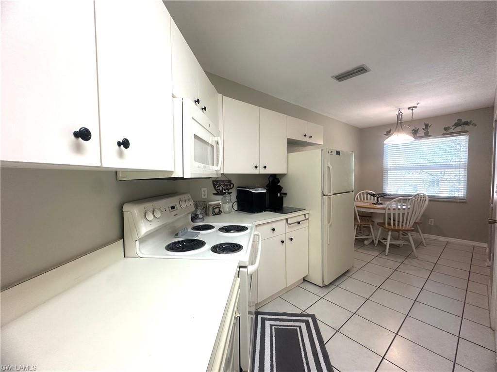 6880 Huntington Lakes Cir, Unit 203, Naples, FL 34119 Photo