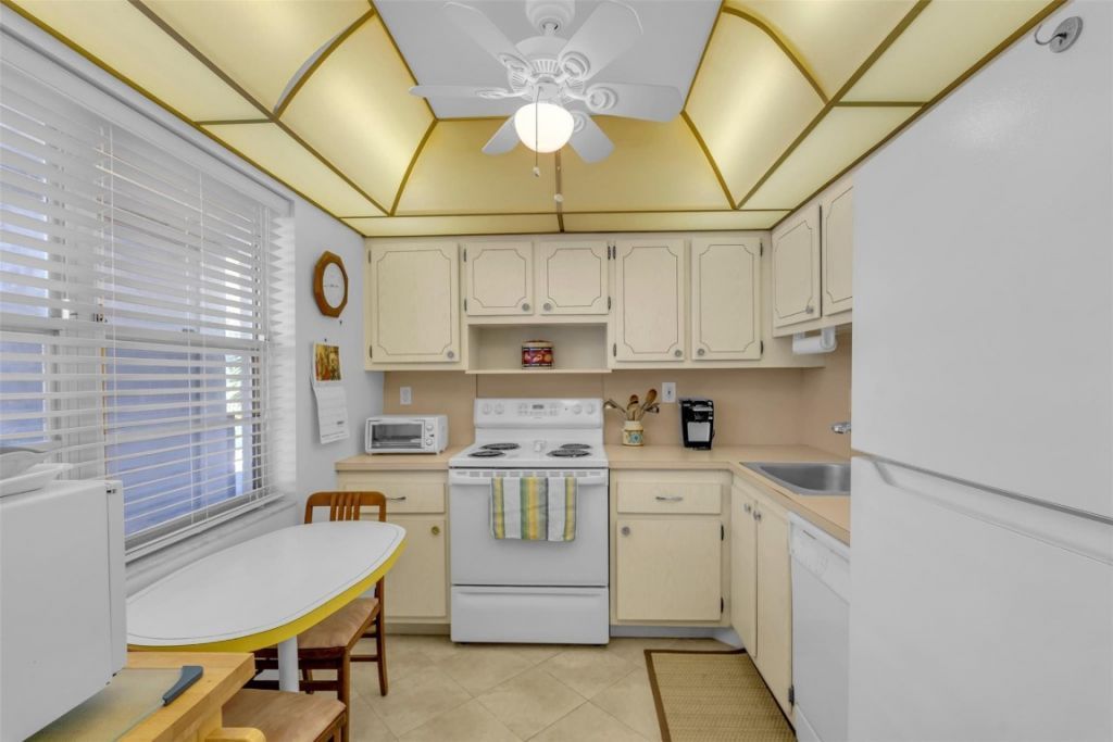 4850 NW 29th Court, Unit 221, Lauderdale Lakes, FL 33313 Photo